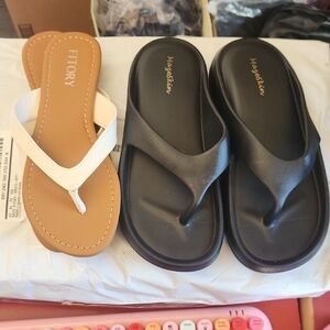 Tory Burch White Leather Thong Sandal with Tan Footbed